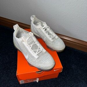 Woman’s white Nike air vapor max 2021FK size 8